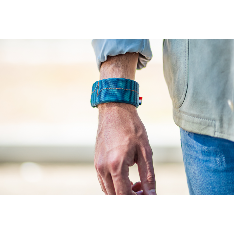 bracelet-poignet-bleu.png