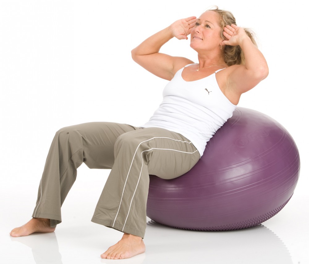 pendel-ball-frau-sit-up.jpg